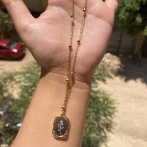 سلسلة حمصة مع اطار وردة سيلفر
